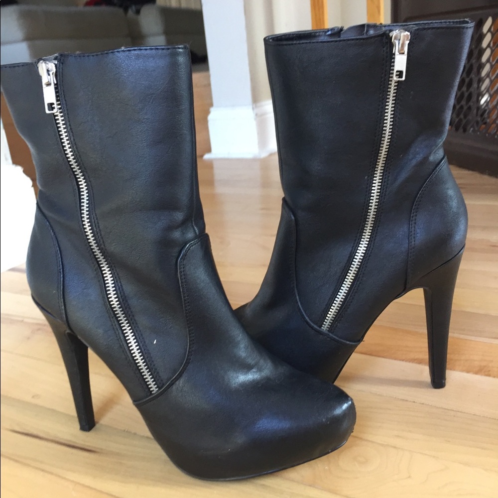 ALDO SIDE ZIP BLACK LEATHER BOOTIES